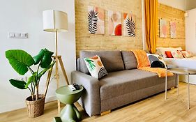 Beautiful Flat Next The Beach
